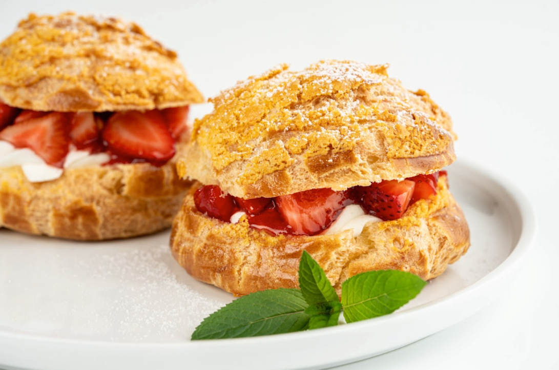 Strawberry Nutella Cream Puffs